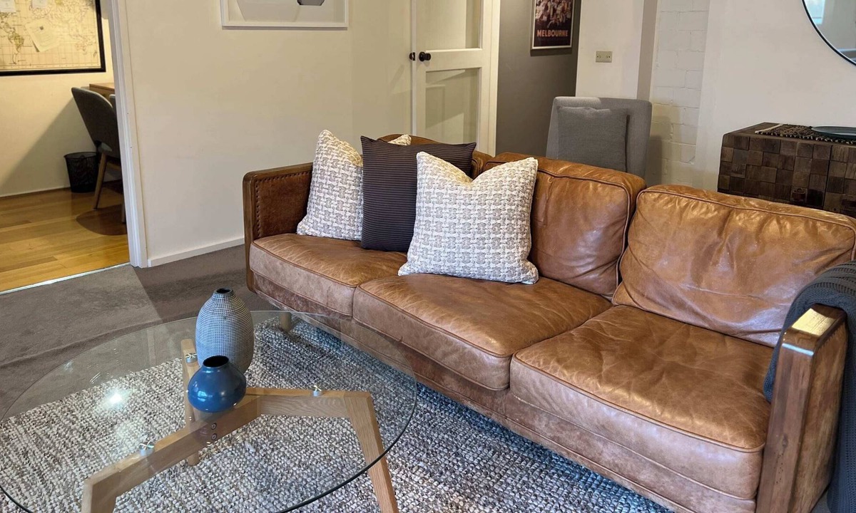 South Yarra Apartment | Lovely 2 Bed *South Yarra* Balcony + Parking