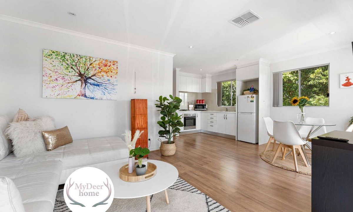 Oaklands Park House | Lovely 2BR Unit/WiFi/Parking/SA Aquatic Centre