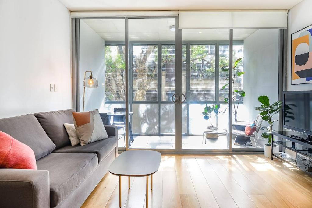 Surry Hills Apartment | Lush Modern Sanctuary in the Heart of Surry Hills