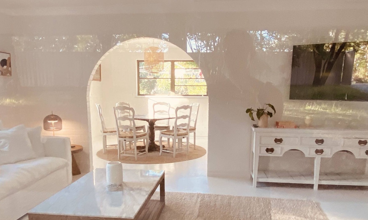 Bonny Hills House | Lux Beachside House - 1 minute to beach!