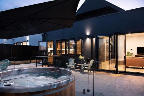 Daylesford House | Lux on Max- stunning design, amazing views