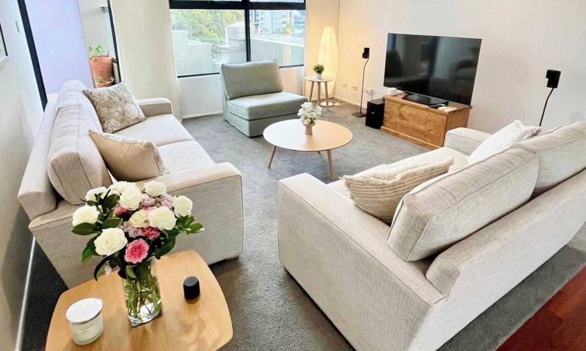 Crows Nest Apartment | Luxe 2BR 2Bath & Terrace + Parking | Metro 200m