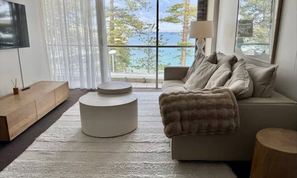 Manly Apartment | Luxe Manly Beachfront Apartment with Harbour Views & Free Parking
