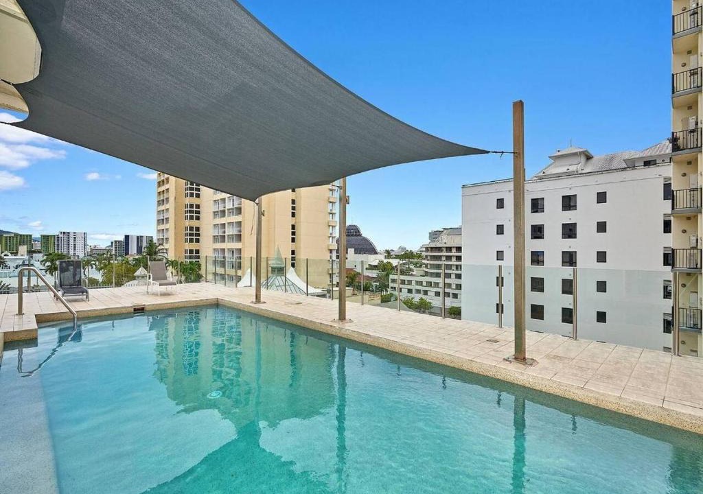 Cairns Central Business District Apartment | Luxurious City Centre Apartment, Space and Style