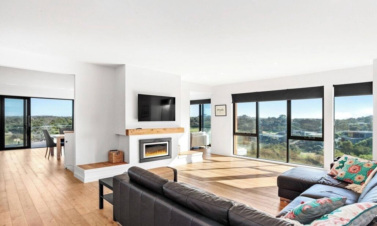 Fingal House | Luxurious Home at Moonah Links Golf Resort