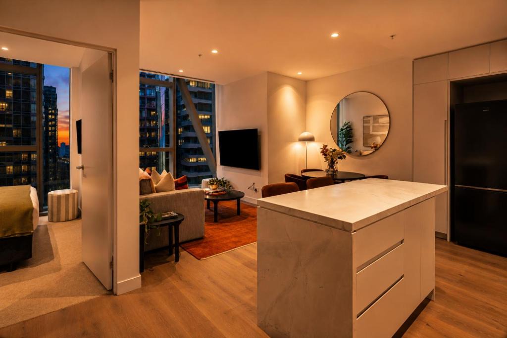 Melbourne Central Business District Apartment | Luxury 1BR Ritz Carton Precinct Resort Amenities