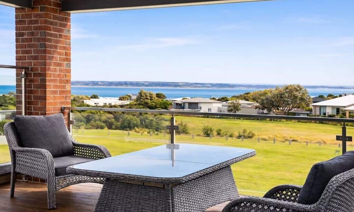 San Remo House | Luxury Beachside Getaway in San Remo