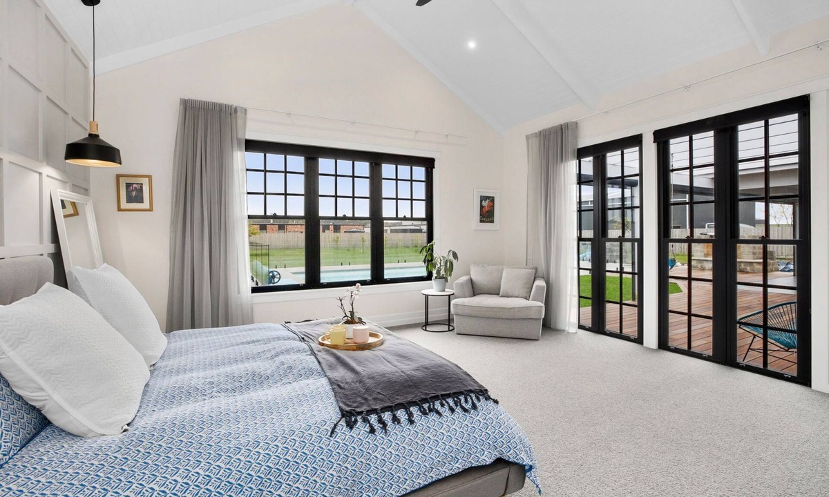 Bellbrae House | Luxury Hamptons Estate with a swimming pool and spa
