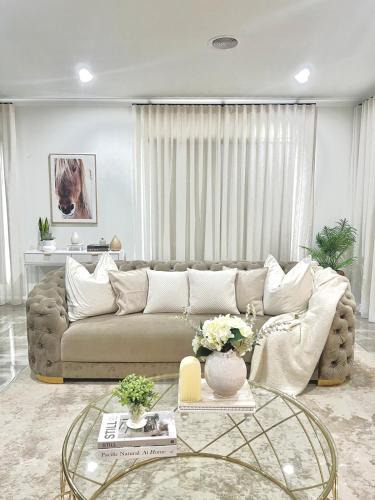 Melbourne Villa | Luxury Leisure in Aintree