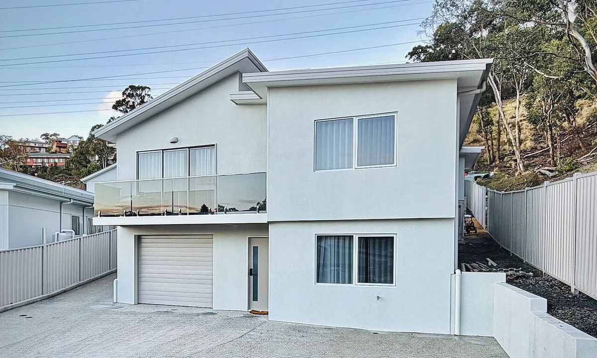 Lenah Valley House | Luxury Lenah Valley Retreat, Minutes to MONA & CBD