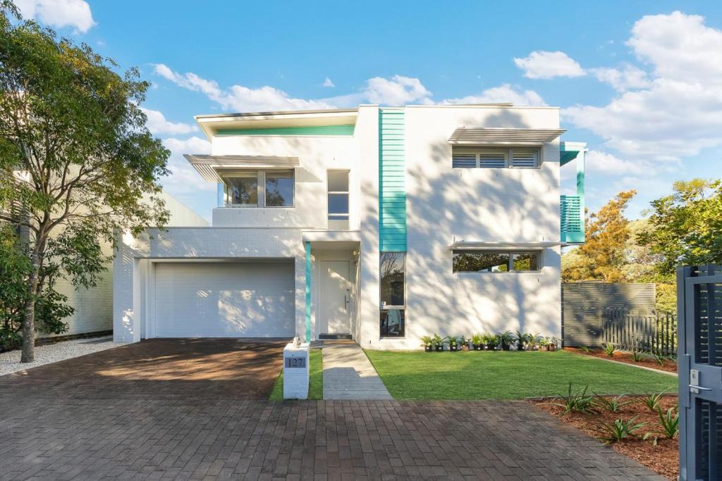 South Coogee House | Luxury South Coogee House Media Room with Parking