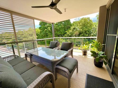 Darwin City Centre House | Luxury Waterfront Apartment (2 bedrooms)