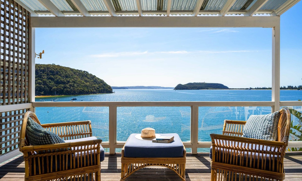 Great Mackerel Beach House | “Mackerel Shackerel” beachfront cottage with views