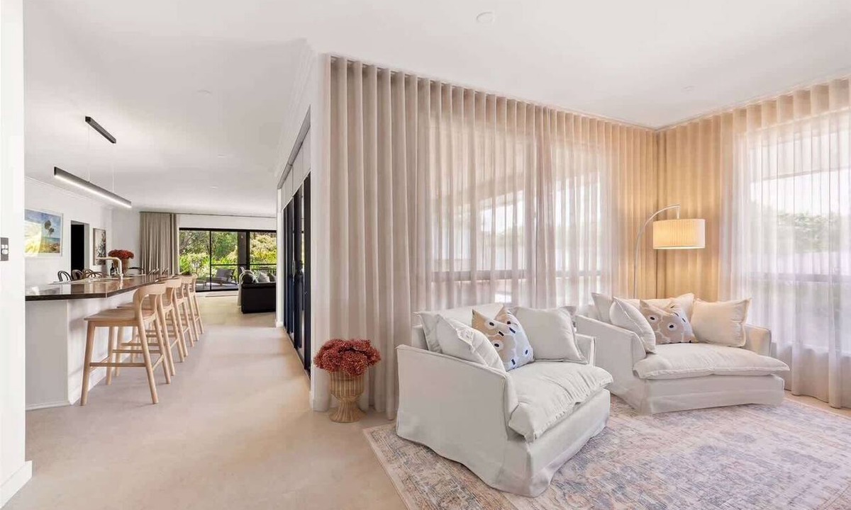 Dunsborough House | MacLeod's Fairway: Your Golfside Family Getaway