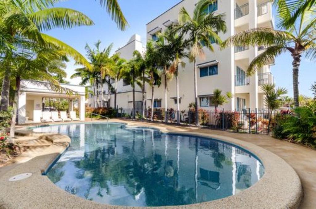 North Ward Hotel | Madison Ocean Breeze Apartments
