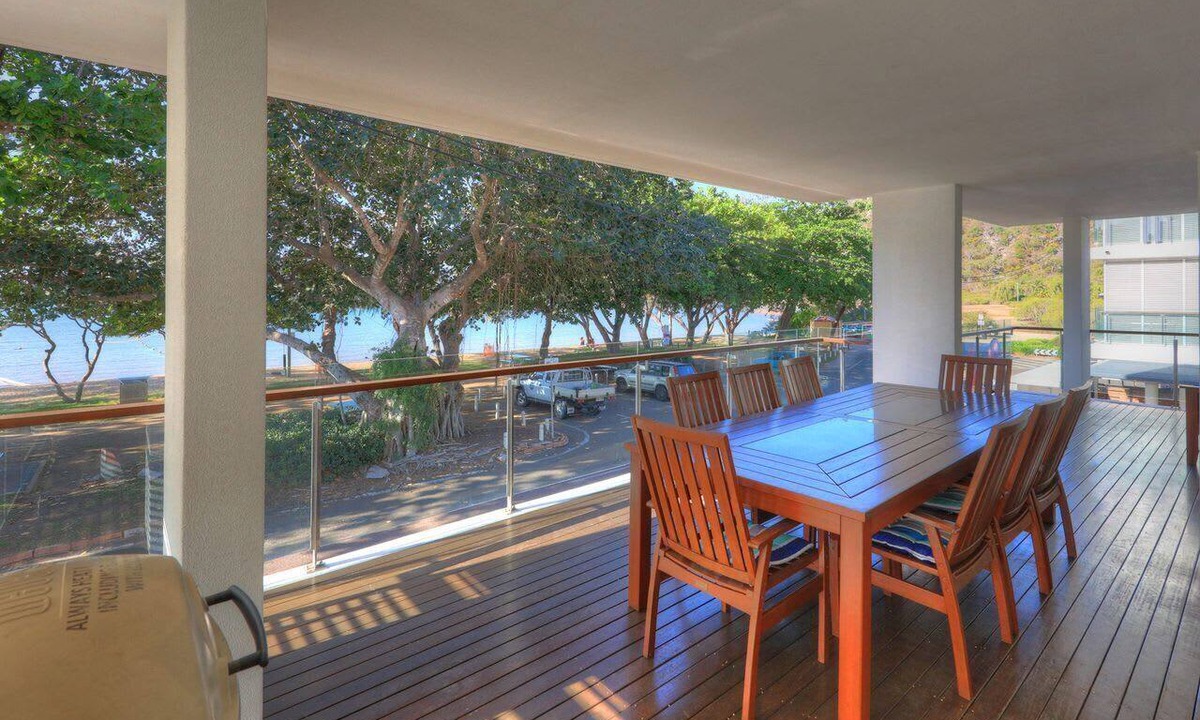 Horseshoe Bay Apartment | Maggies Beachfront Apt. 3