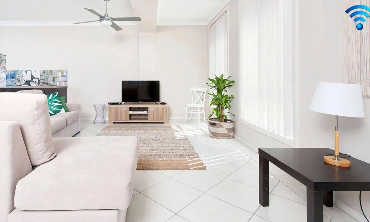 Fingal Bay House | Magnolias – walk to beach