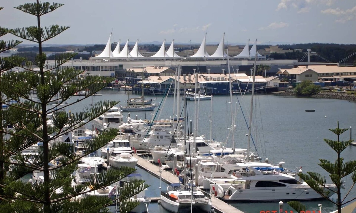 Main Beach Apartment | Main Beach Waterfront Apartment