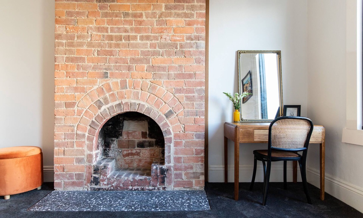 Yarrawonga Apartment | Main Street, above shops, close to foreshore