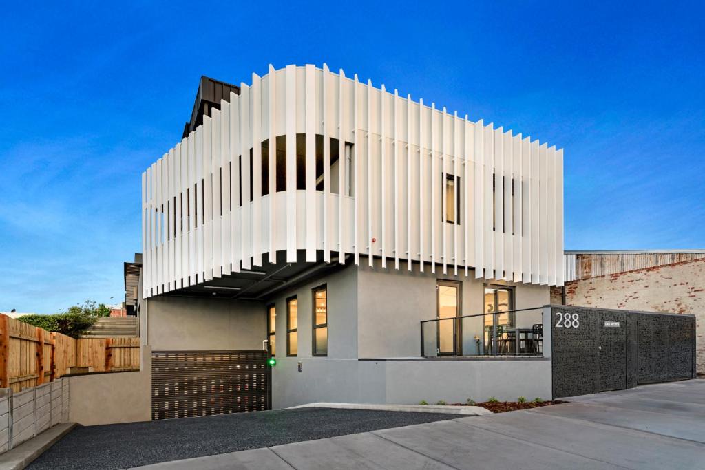 Glen Iris Apartment | Manhattan Apartments - Glen Iris