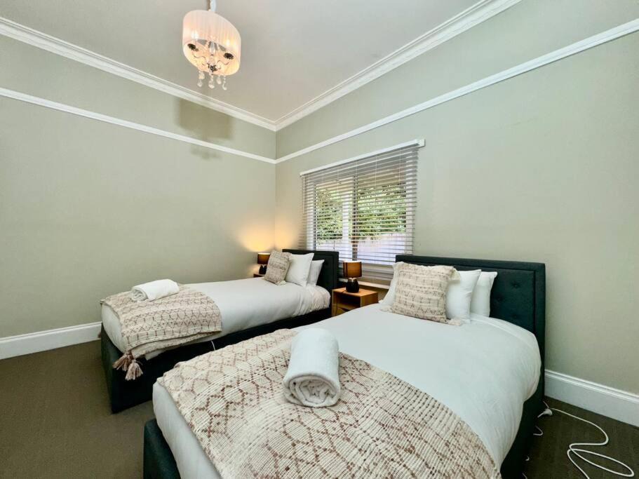 Katoomba House | Maple Grove