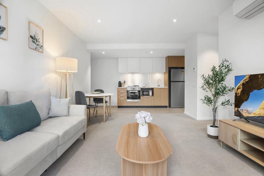 Docklands Apartment | Marina-View 1-Bed Apartment in Docklands