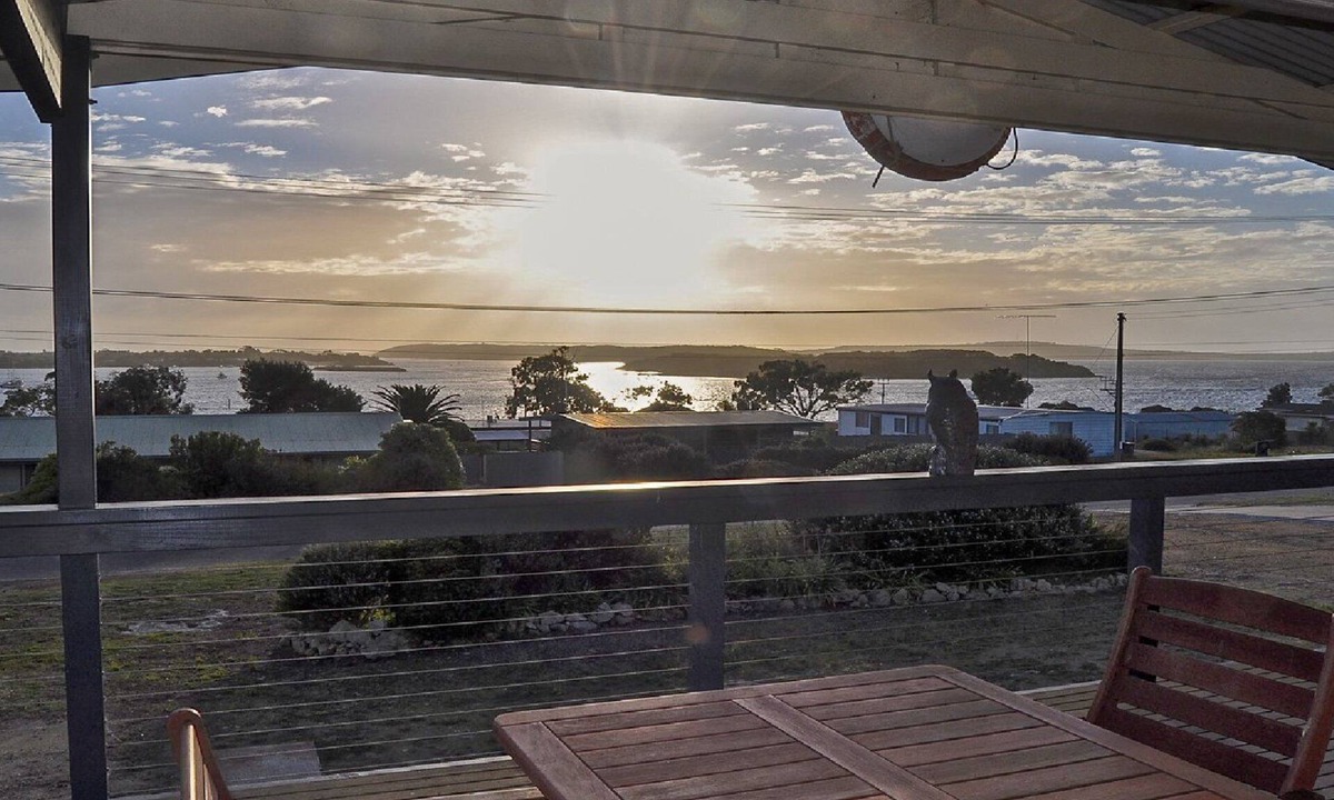 Lake Wangary House | Mariner's View - Sweeping Views of the Bay from the Expansive Deck