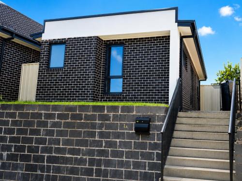 Bradbury House | Matildas Urban Escape 6-Min Station & Shops