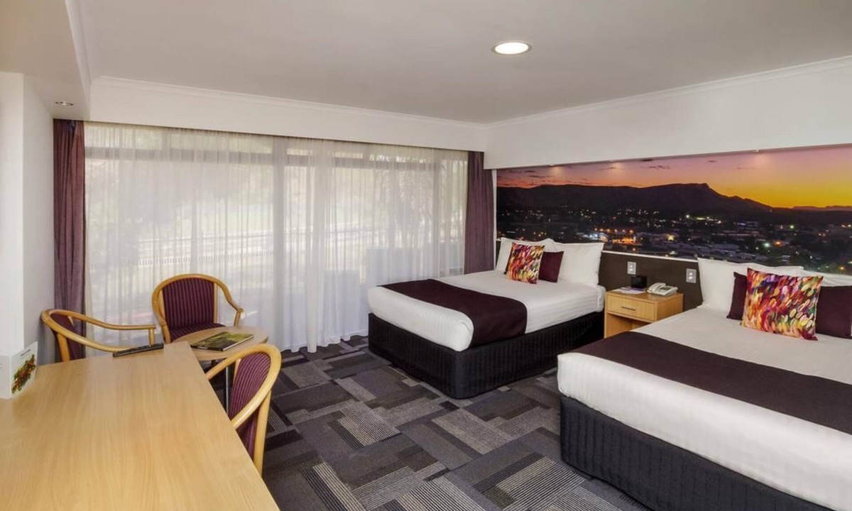 East Side Hotel | Mercure Alice Springs Resort