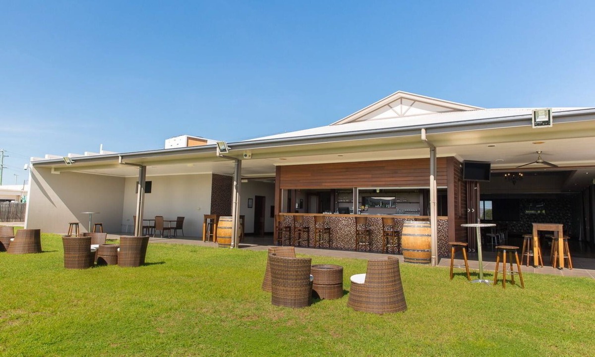 Bowen Hotel | Merinda Village Hotel