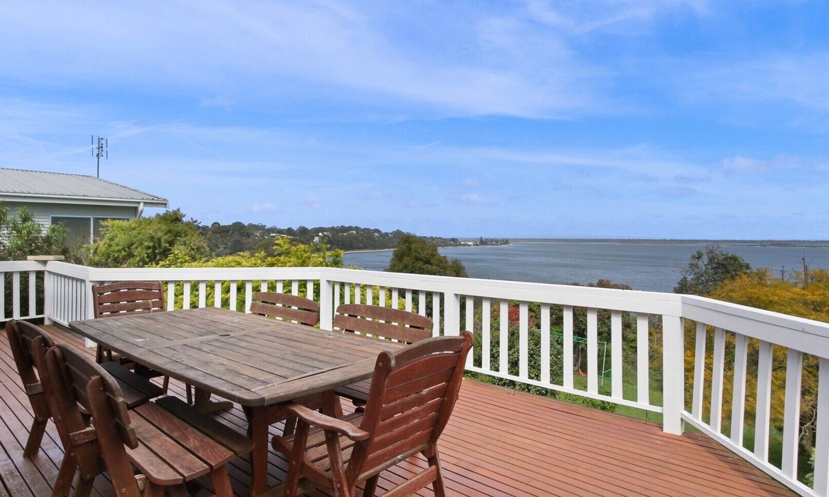 Metung House | Metung Lake House | Panoramic Lake Views