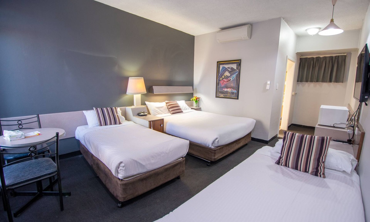 Orange Hotel | Midcity Motor Lodge