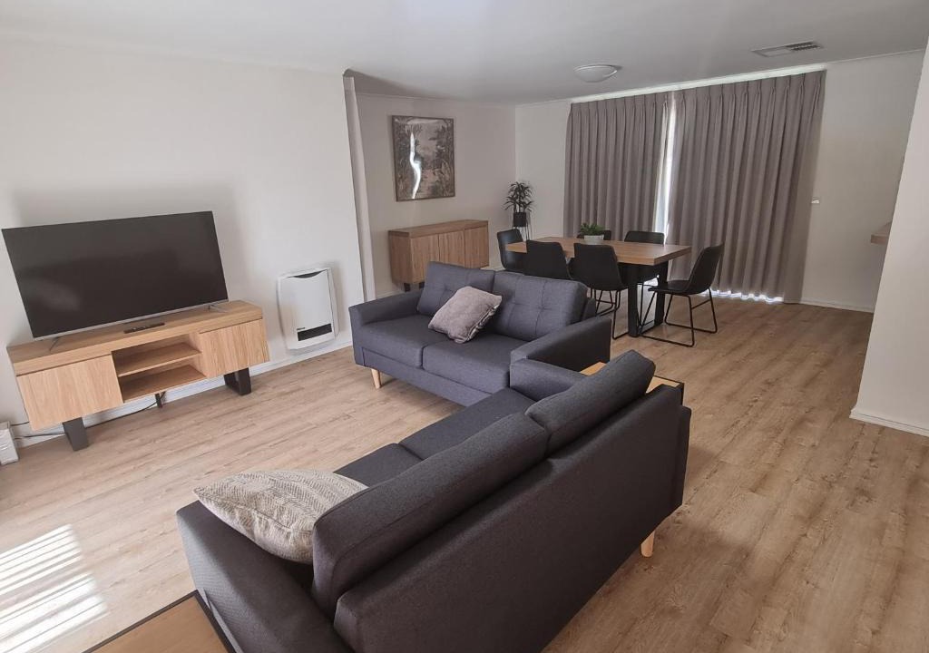 Mildura House | Mildura Holiday Homes - 15th Street