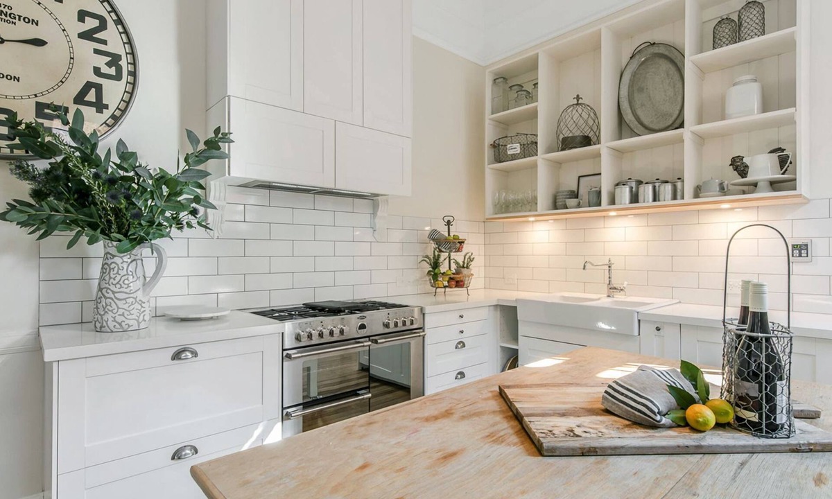 Hobart Central Business District Cottage | Millibelle Terrace Stunning city home free parking
