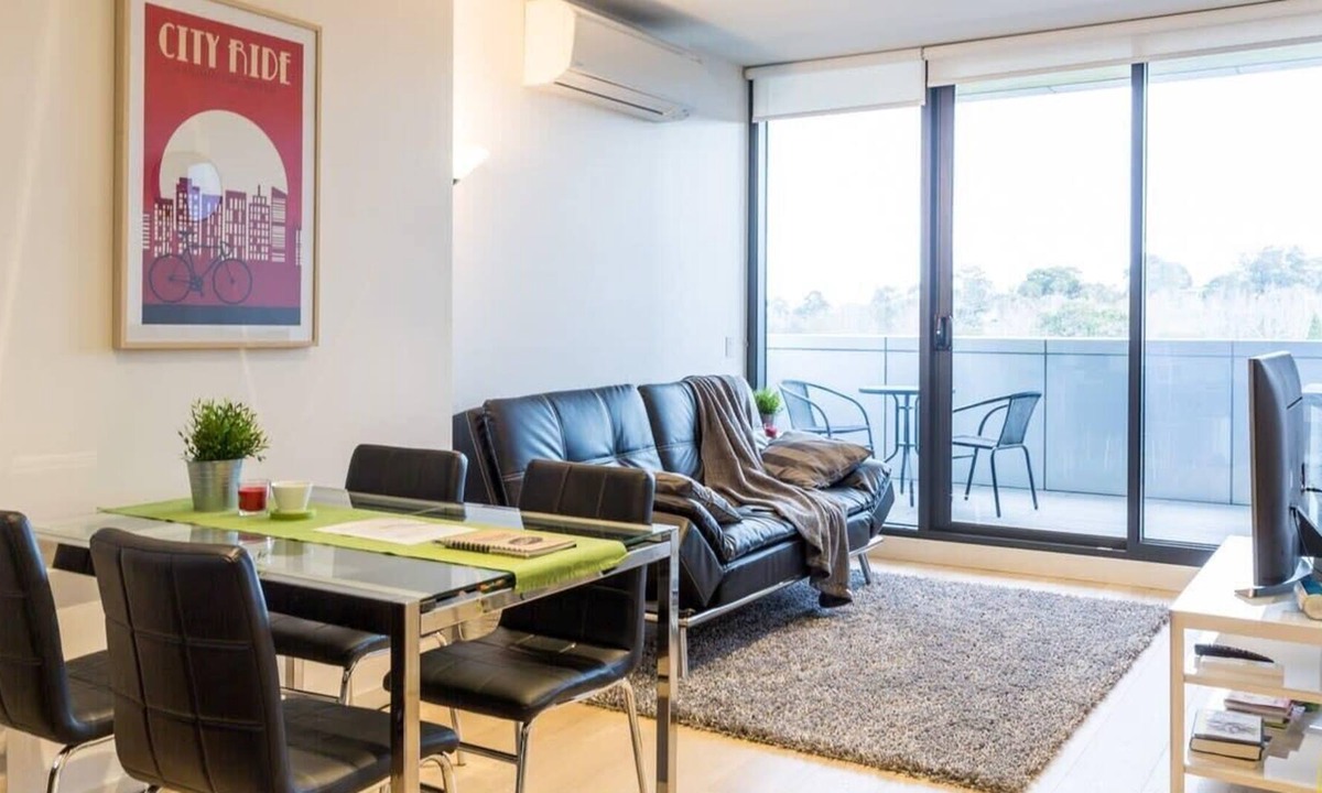 Parkville Apartment | Modern 1 Bedroom in Tranquil Parklands