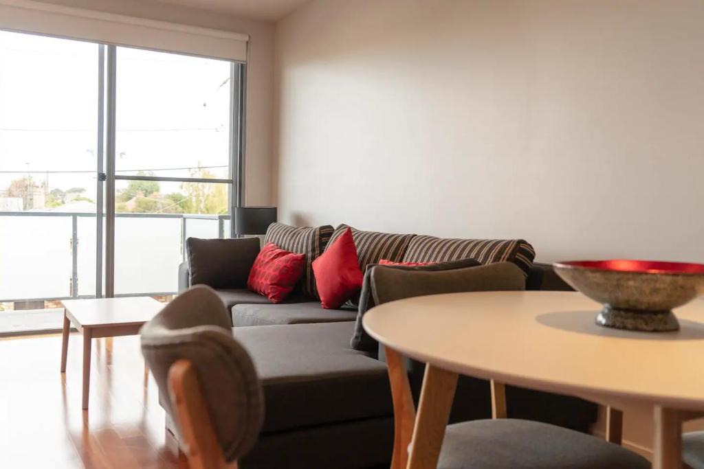 Brunswick Apartment | Modern 2 Bedroom Apartment In Brunswick