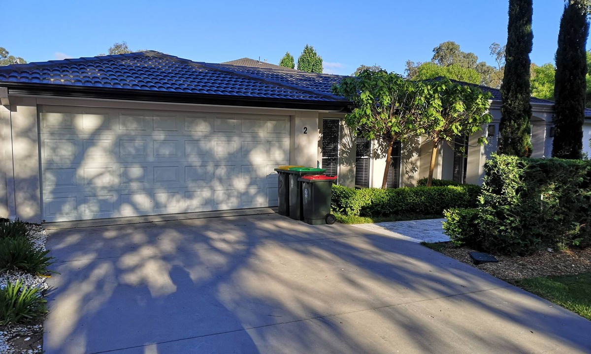Campbell House | Modern 2BR/1BA/2+CAR Home in Central Canberra