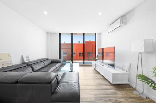 Ultimo Apartment | Modern 2BR Apt with Parking Walk to ICC & CBD & Darling Harbour & Chinatown