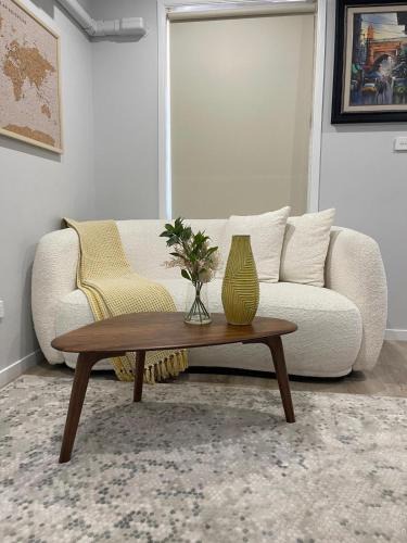Kellyville Ridge Apartment | Modern 2BR Granny w Outdoor Near Stanhope Leisure