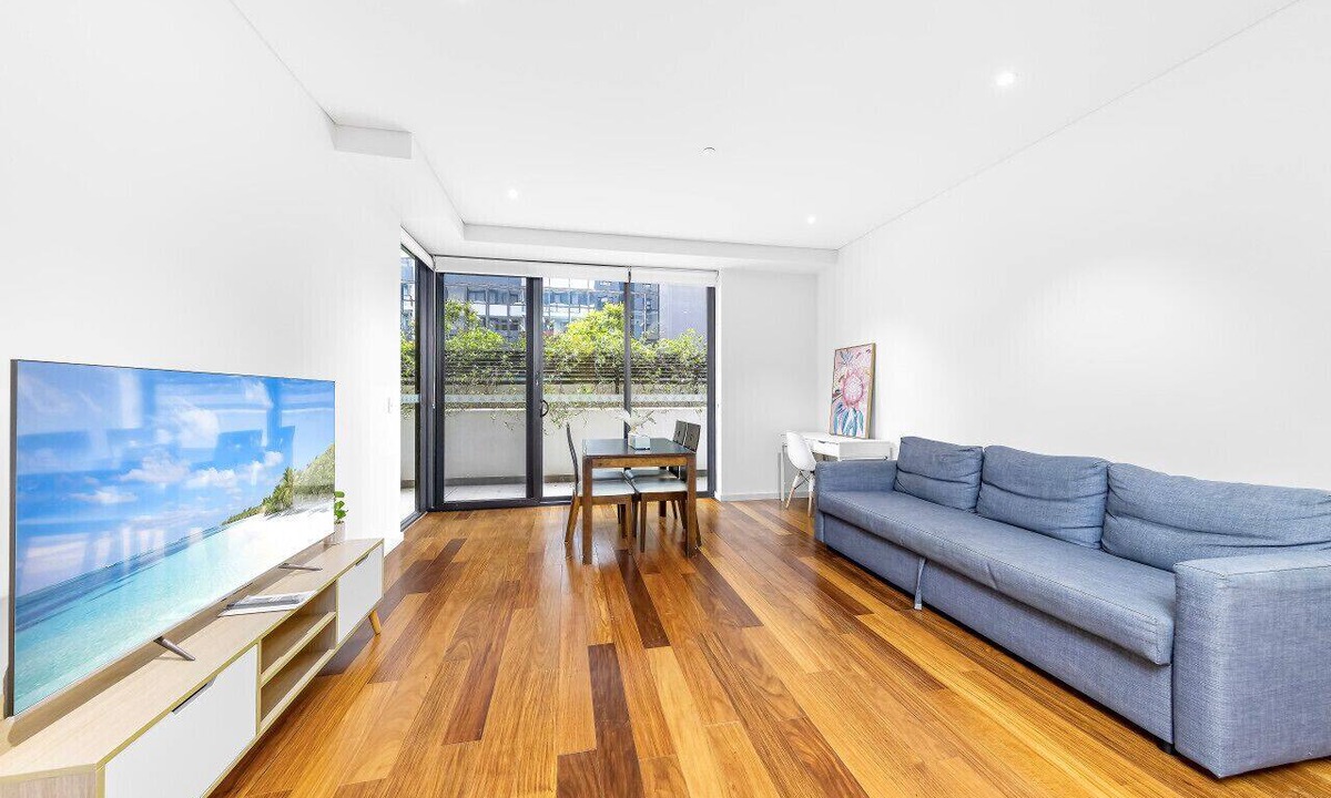 Burwood Apartment | Modern 2BR Ground-Floor APT in Heart of Burwood
