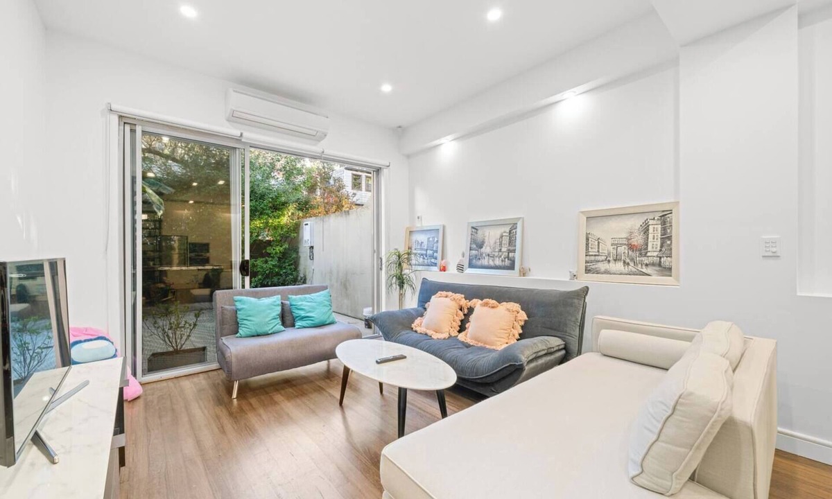 Pyrmont House | Modern 4BR House | Walk to ICC & Darling Harbour