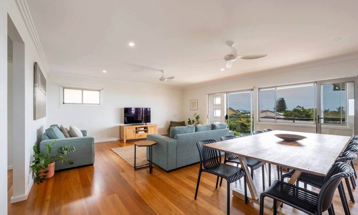 Minnie Water House | Modern beach house w/panoramic ocean views. Family-friendly.