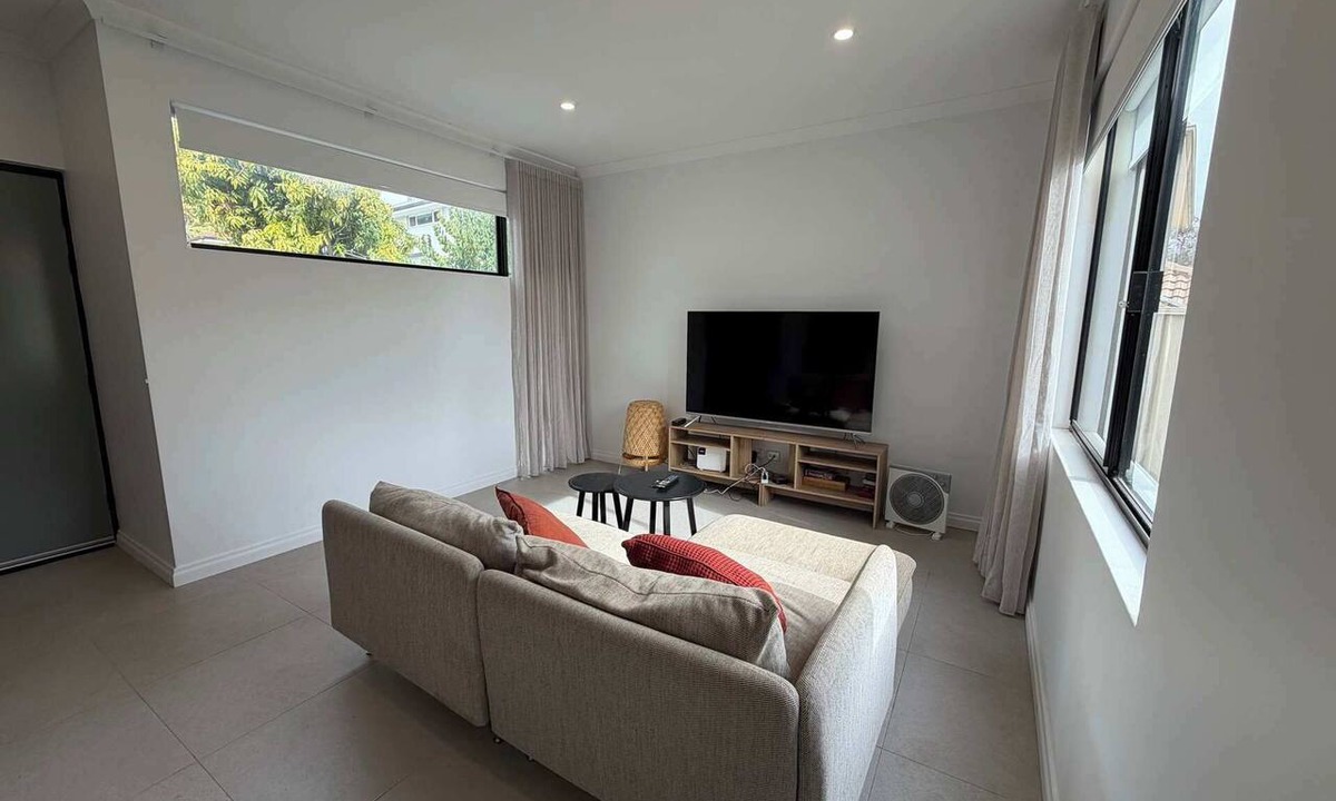 Maylands House | Modern Brand new Spacious Home 4BDR in Maylands