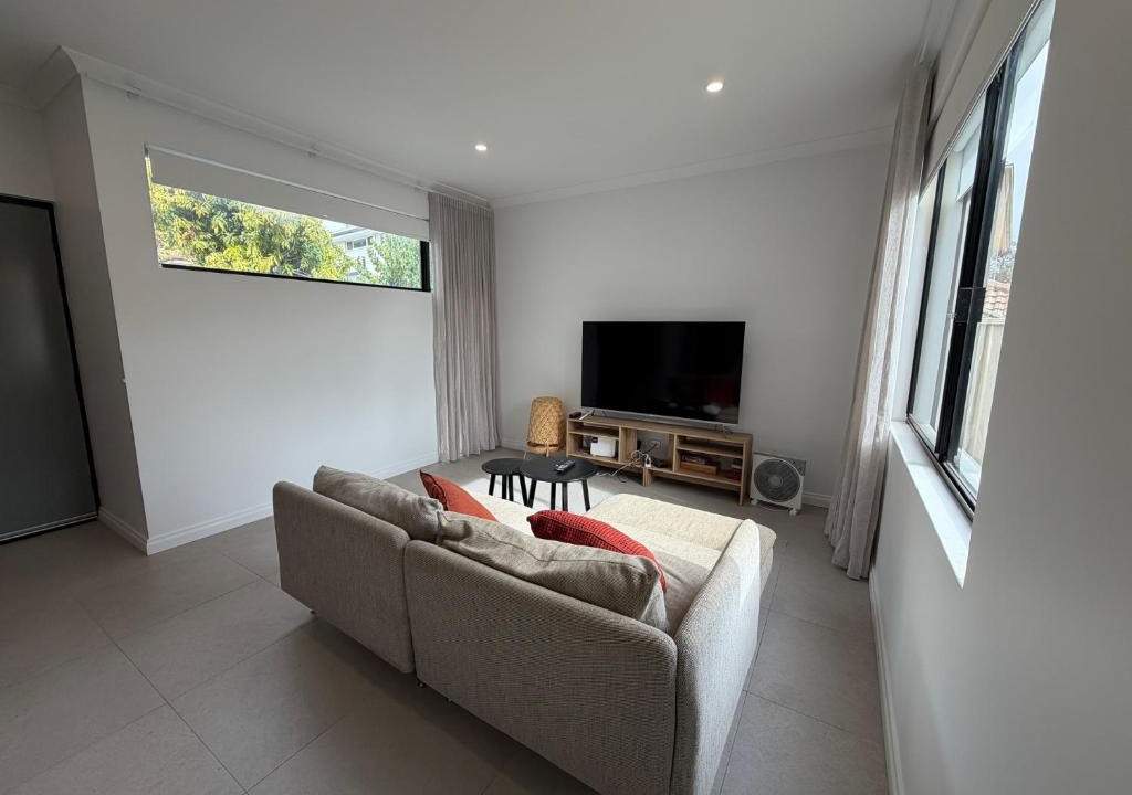 Maylands House | Modern Brand new Spacious Home 4BDR in Maylands