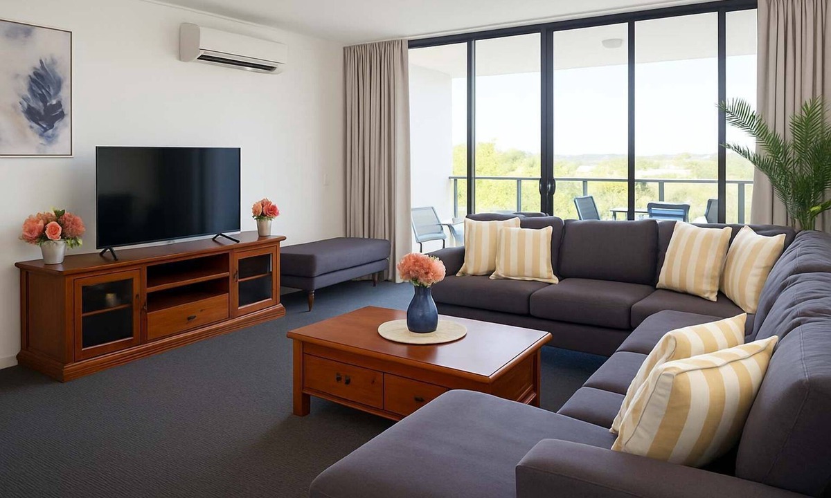 Townsville Apartment | Modern CBD Apartment in Townsville with Pool, Parking and Stadium Views