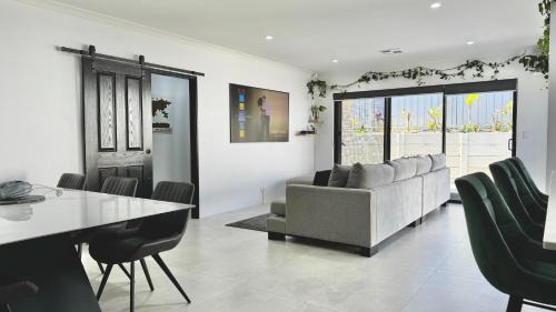 Bayswater House | Modern & Chilled Stay in Bayswater