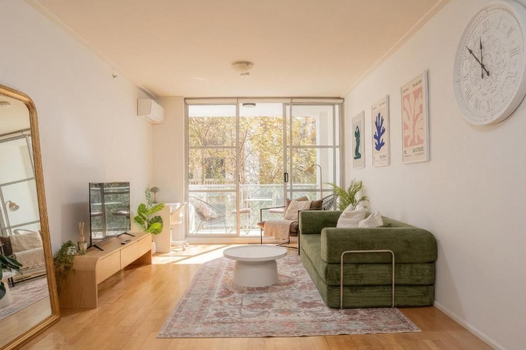 Sydney Central Business District Apartment | Modern City-Centre Apartment on Kent with Pool, Gym & Free Parking