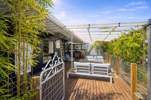 Mannum House | Modern Cottage with Short Walk to the River