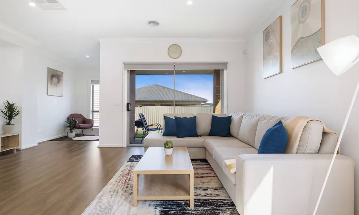 Lucas House | Modern Lucas Comfort Quiet, Beautiful & Spacious