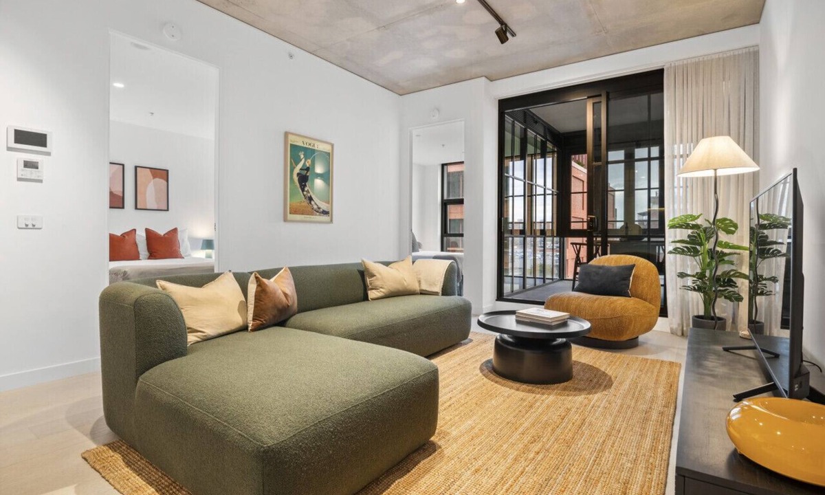 Collingwood Apartment | Modern, Luxury Retreat - Gym | Pool | Hot Tub